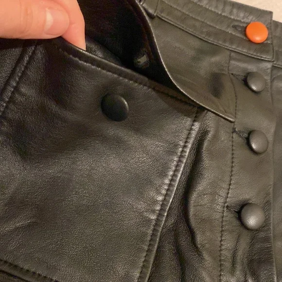 VEDA Black Leather Button-Up Mini Skirt. Size S-M - Picture 7 of 8
